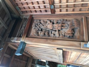 諏訪神社壁の装飾